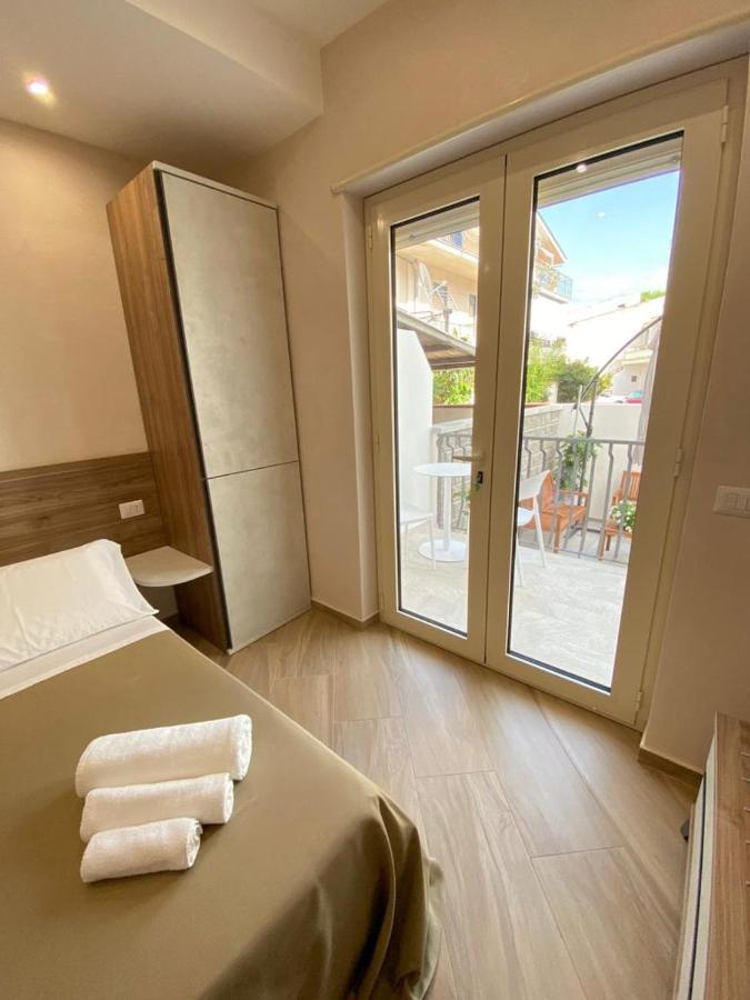 Esperia B&B Oliveri Eksteriør billede